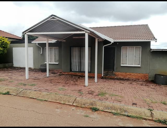 3 BEDROOM HOUSE FOR SALE IN TLHABANE WEST